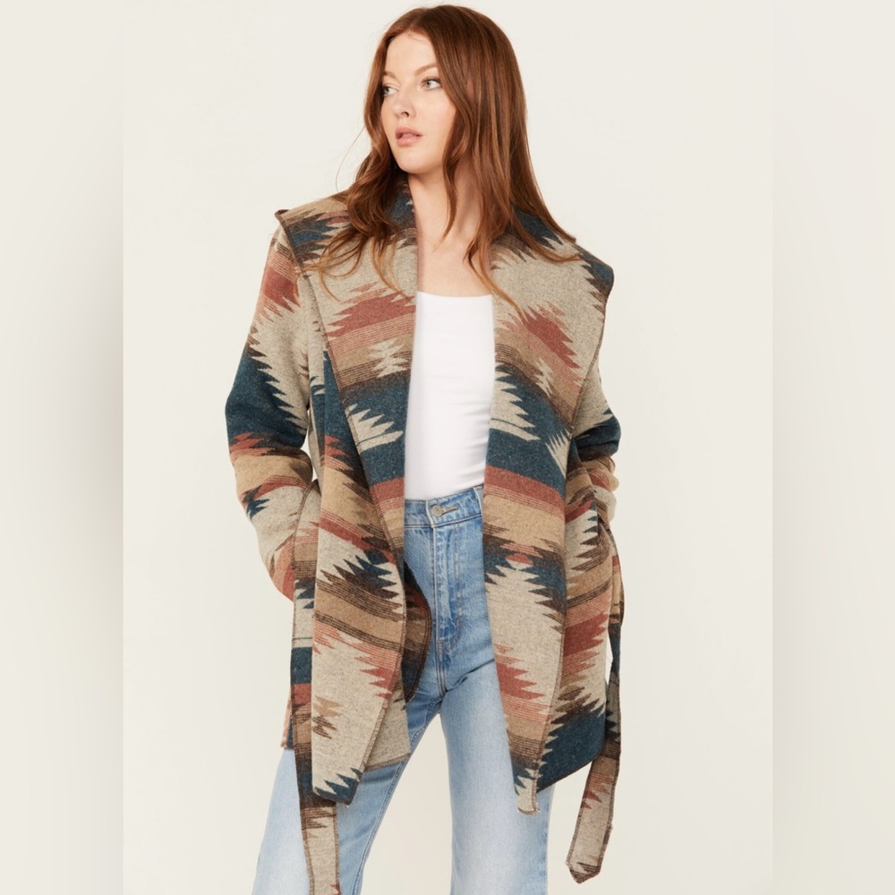 Cripple Creek Women's Southwestern Print Hooded Wrap Jacket